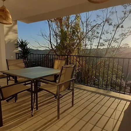 Del Sol Apartment *